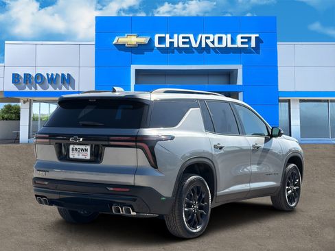 New 2026 Chevrolet Traverse LT w/ Midnight/Sport Edition FWD image 3