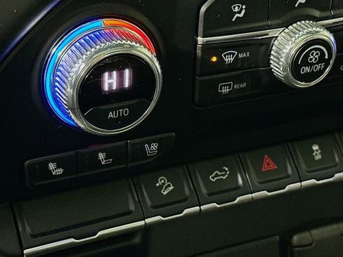 Certified 2021 GMC Sierra 1500 AT4 w/ AT4 Preferred Package image 22