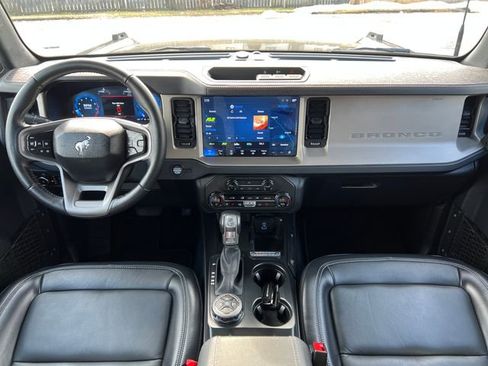 Used 2025 Ford Bronco Outer Banks image 36