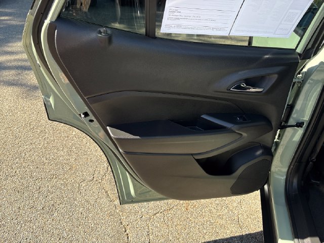 Used 2025 Chevrolet Trax ACTIV w/ Sunroof Package FWD image 19