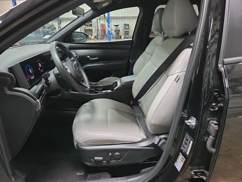 Used 2025 Hyundai Santa Cruz SEL AWD/4WD image 3