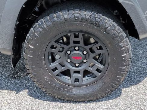 Certified 2024 Toyota 4Runner TRD Off-Road Premium w/ Moonroof Package AWD/4WD image 11