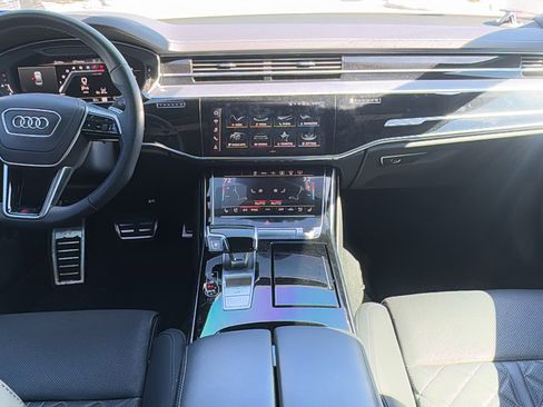 Used 2022 Audi S8 image 17