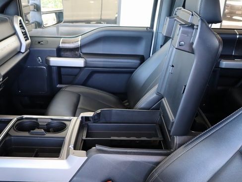 Used 2022 Ford F250 Lariat w/ Black Appearance Package image 46