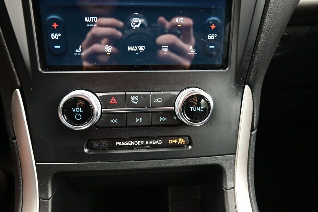 Used 2024 Ford Edge SEL AWD/4WD image 11