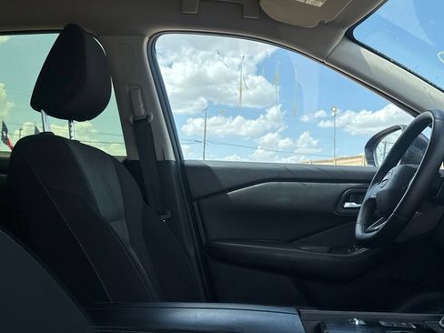 Used 2025 Nissan Rogue SV FWD image 28