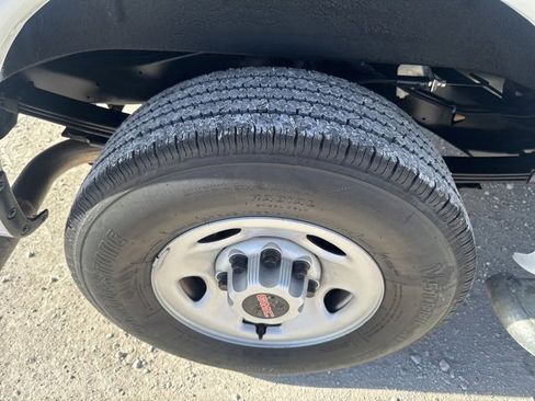 Used 2024 GMC Savana 2500 w/ Driver Convenience Package image 12