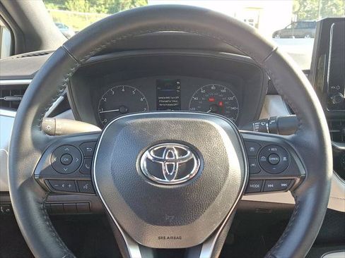 Certified 2025 Toyota Corolla SE FWD image 18