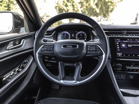 Used 2024 Jeep Grand Cherokee L Laredo AWD/4WD image 24
