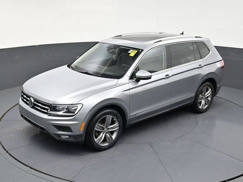 Used 2021 Volkswagen Tiguan SEL FWD image 12