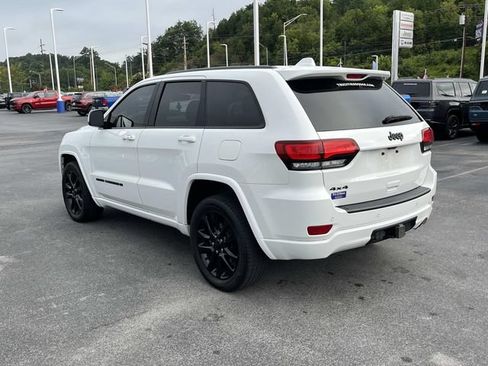 Used 2022 Jeep Grand Cherokee Laredo X AWD/4WD image 5