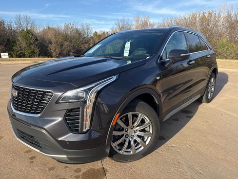 Used 2022 Cadillac XT4 Premium Luxury w/ Enhanced Visibility Package image 1