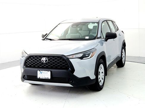 Certified 2023 Toyota Corolla Cross L image 2