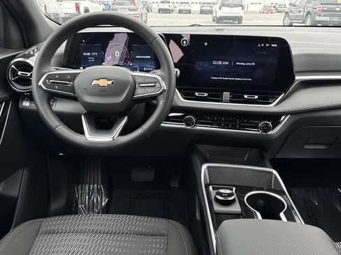 New 2026 Chevrolet Equinox LT AWD/4WD image 2