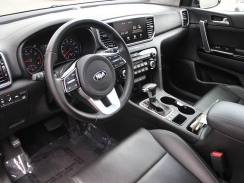 Used 2022 Kia Sportage EX AWD/4WD image 3