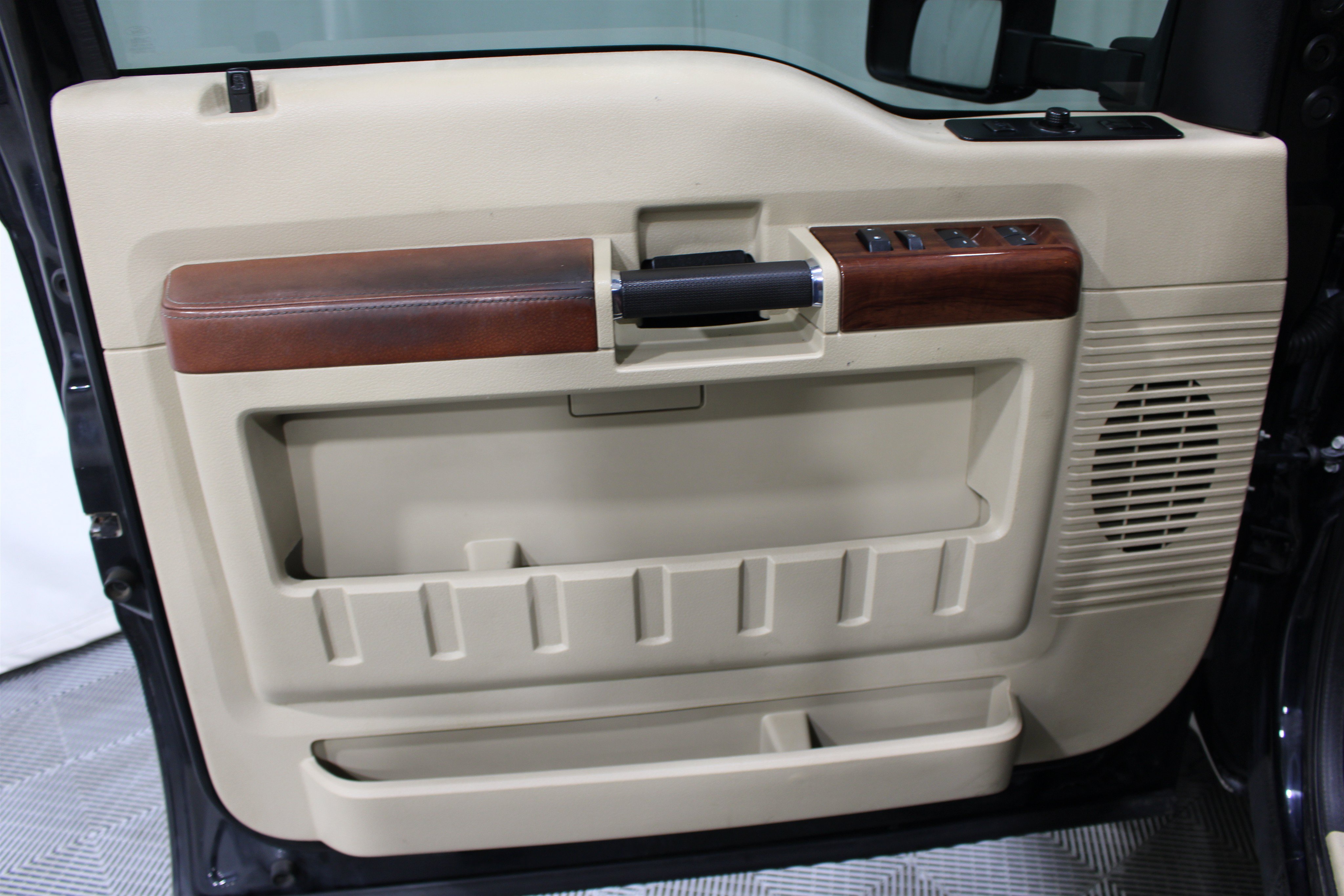Used 2008 Ford F250 King Ranch AWD/4WD image 6
