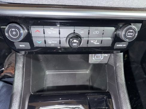 Used 2022 Jeep Compass Latitude image 29