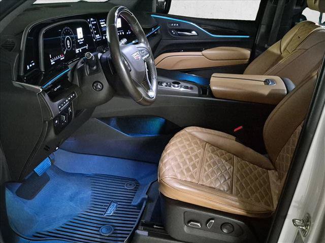 Used 2023 Cadillac Escalade ESV Premium Luxury w/ Performance Package AWD/4WD image 14