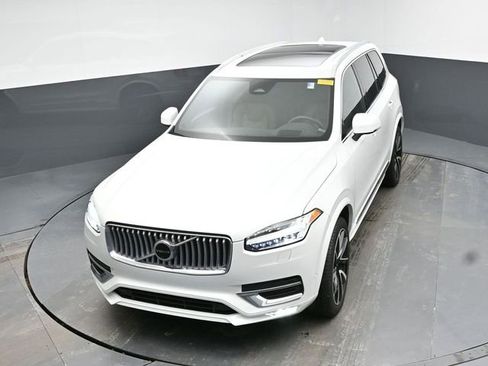 Used 2023 Volvo XC90 B5 Plus w/ Protection Package Premier image 10