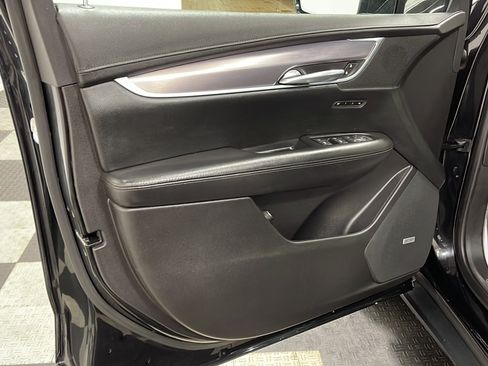 Used 2018 Cadillac XT5 Luxury w/ Driver Awareness Package FWD image 13