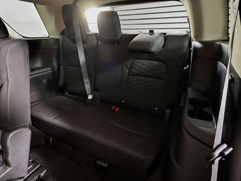 Used 2025 Nissan Pathfinder SV FWD image 28