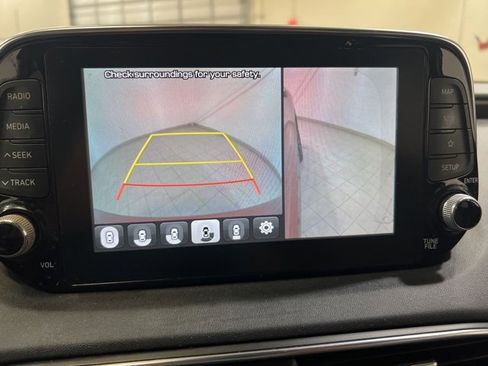 Used 2020 Hyundai Santa Fe Limited image 25