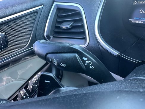 Used 2017 Ford Edge Titanium w/ Equipment Group 302A AWD/4WD image 24