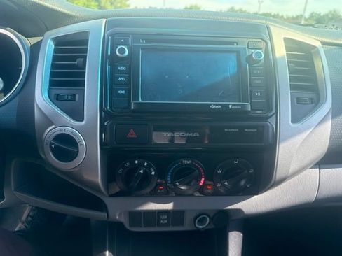 Used 2015 Toyota Tacoma 4x4 Double Cab w/ TRD Sport Package image 29