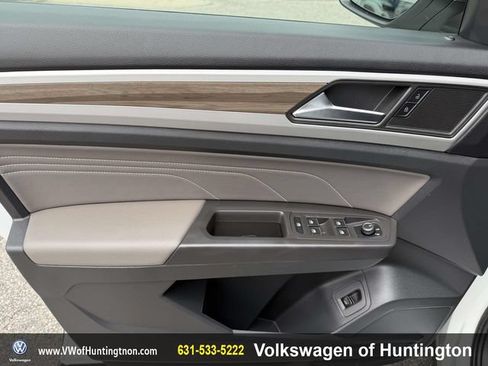 Certified 2023 Volkswagen Atlas SEL AWD/4WD image 17