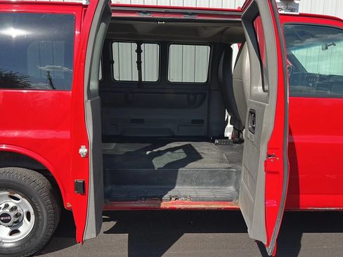 Used 2014 GMC Savana 2500 RWD image 14