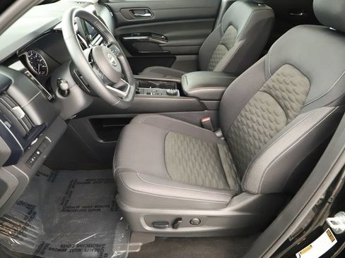 Used 2022 Nissan Pathfinder SV AWD/4WD image 24