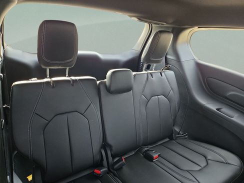 New 2026 Chrysler Pacifica Select FWD image 61