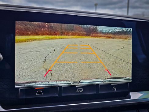 Certified 2024 GMC Sierra 1500 SLE w/ Preferred Package image 25