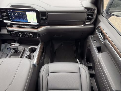 Used 2025 Chevrolet Silverado 1500 RST w/ All Star Edition Plus AWD/4WD image 16