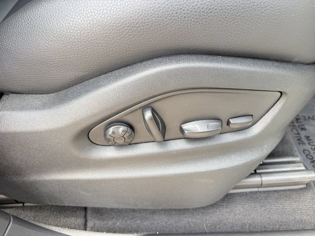 Used 2024 Porsche Cayenne AWD/4WD image 22