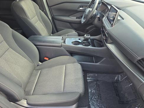 Used 2025 Nissan Rogue SV FWD image 10