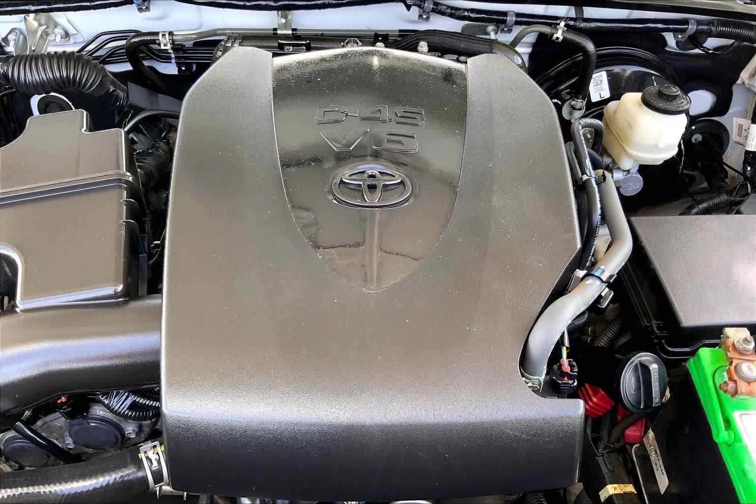 Used 2022 Toyota Tacoma SR5 AWD/4WD image 32