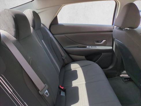 Used 2024 Hyundai Elantra SEL FWD image 18