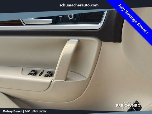 Used 2016 Volkswagen Touareg Sport AWD/4WD image 26