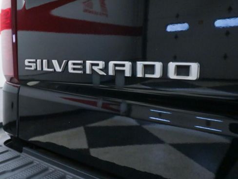 Used 2022 Chevrolet Silverado 1500 LT AWD/4WD image 30