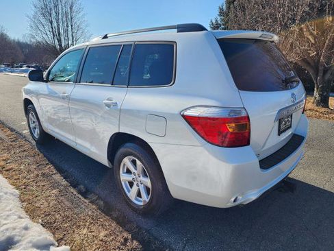 Used 2010 Toyota Highlander SE image 8