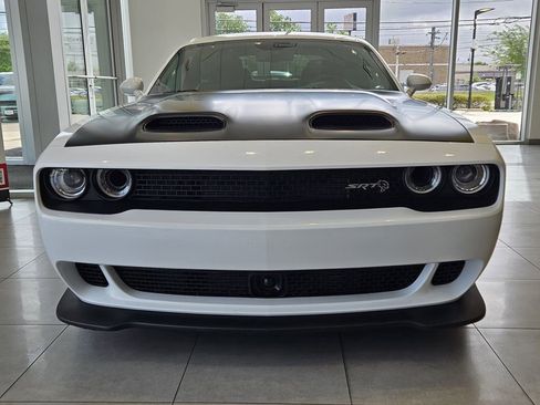 Used 2023 Dodge Challenger SRT Hellcat RWD image 2