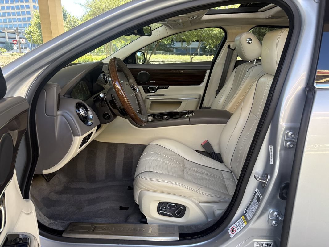 Used 2014 Jaguar XJ L Portfolio RWD image 11