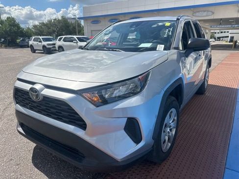 Used 2019 Toyota RAV4 LE FWD image 7