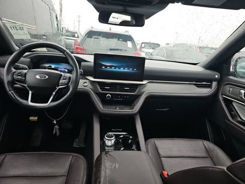 Used 2025 Ford Explorer Platinum w/ LUX Leather Package image 10