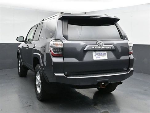 Used 2020 Toyota 4Runner SR5 Premium image 11
