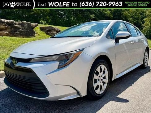 Certified 2025 Toyota Corolla LE FWD image 1