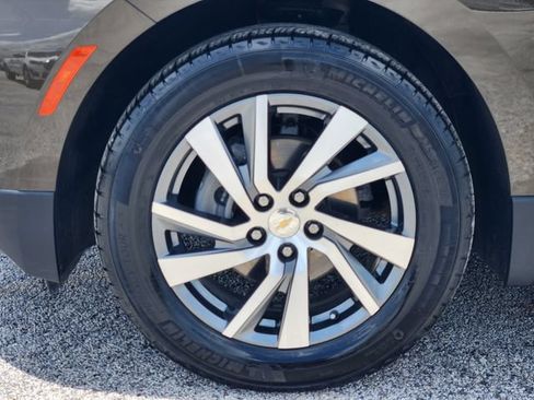Used 2024 Chevrolet Equinox LT w/ LPO, Floor Liner Package FWD image 10