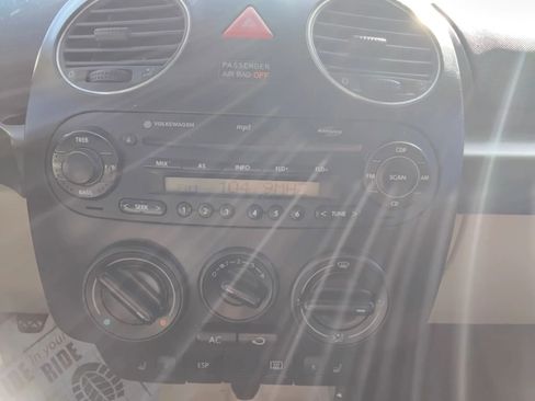 Used 2007 Volkswagen Beetle Coupe w/ Package 2 image 18