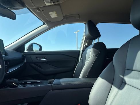 Certified 2026 Nissan Rogue SL FWD image 38